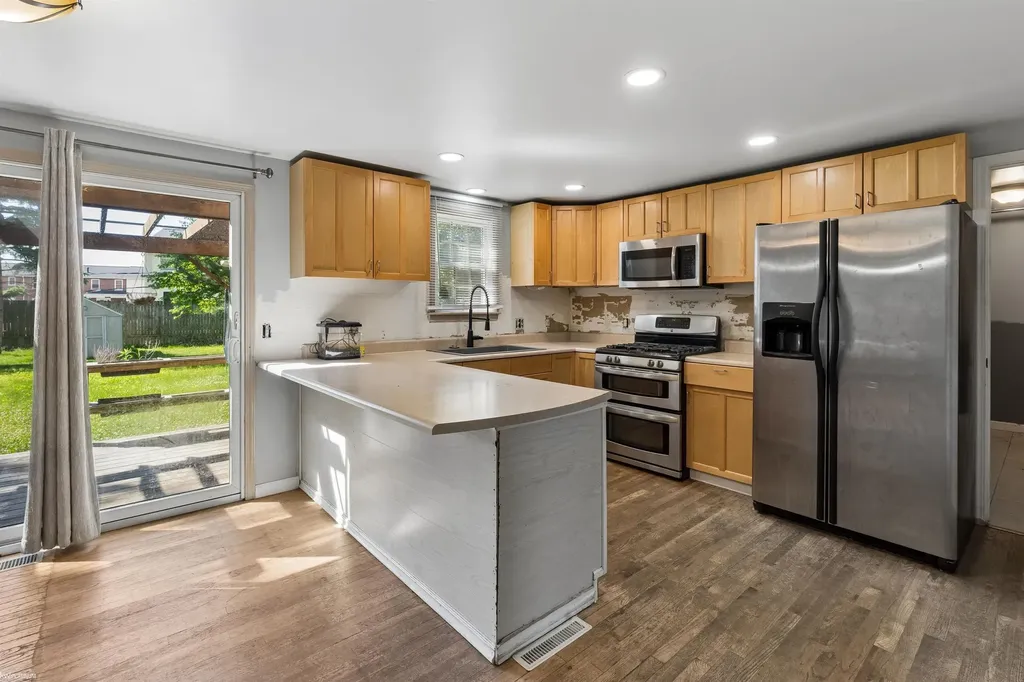 1816 S Woodland Drive Port Huron City MI 48060