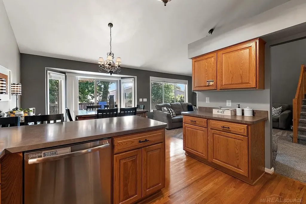 46856 Jewel Drive Macomb Township MI 48044