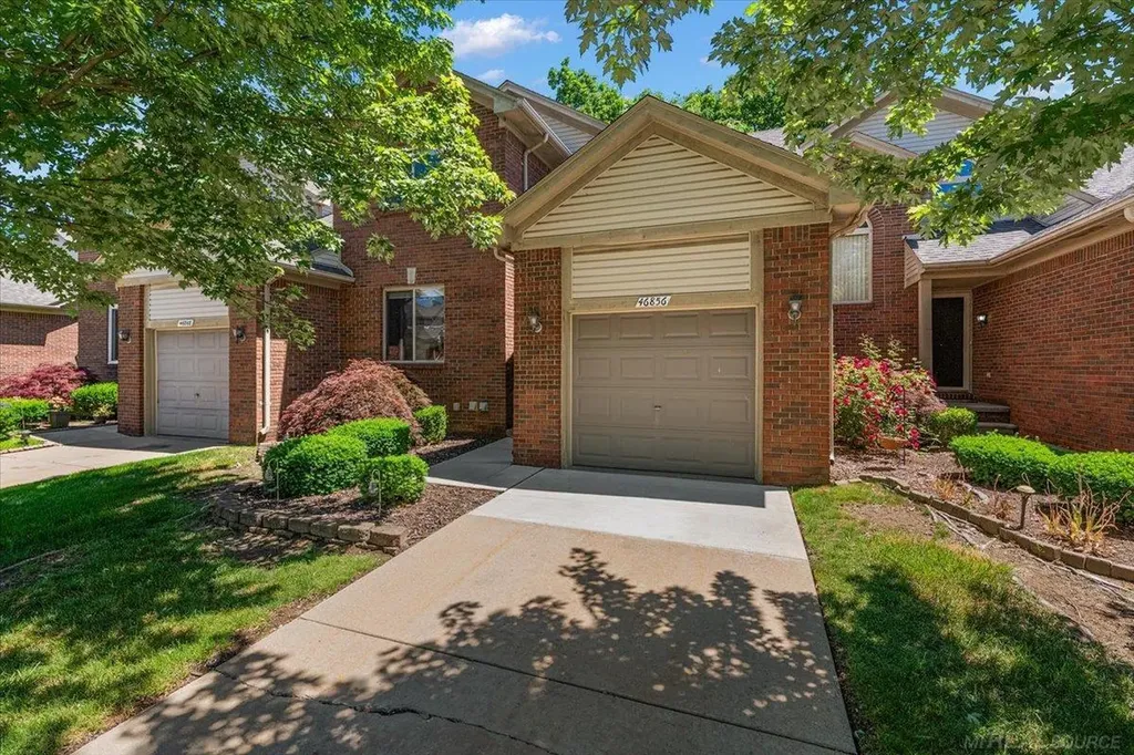 46856 Jewel Drive Macomb Township MI 48044