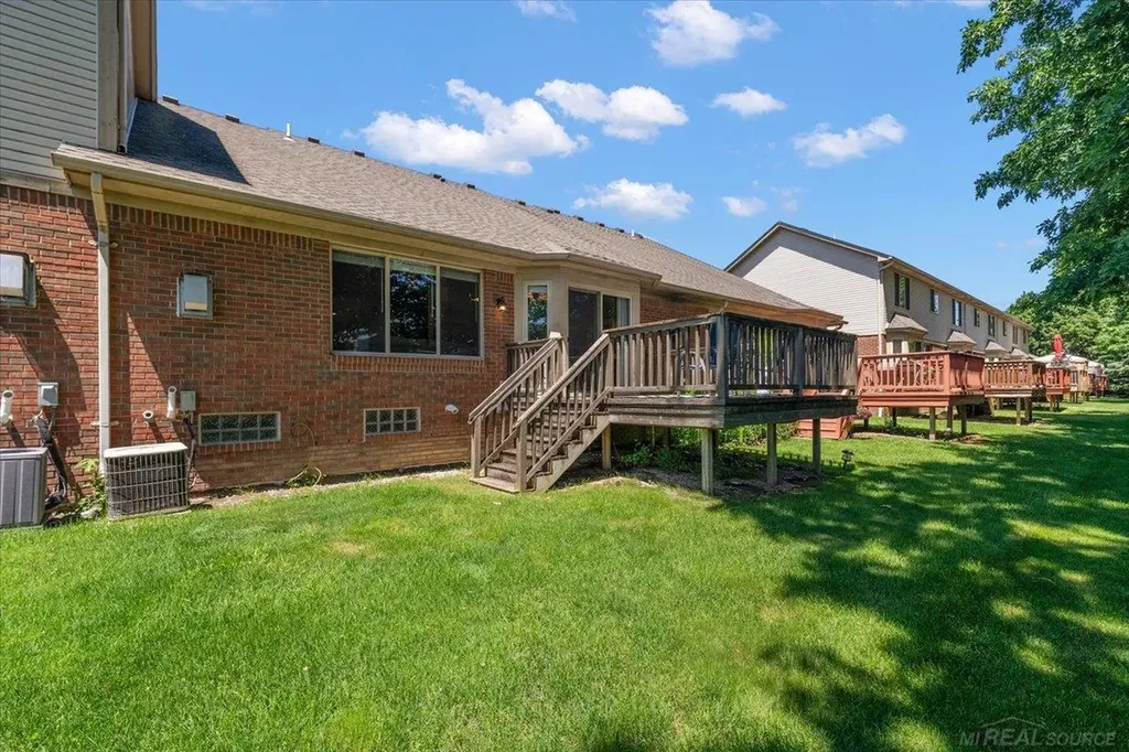 46856 Jewel Drive Macomb Township MI 48044