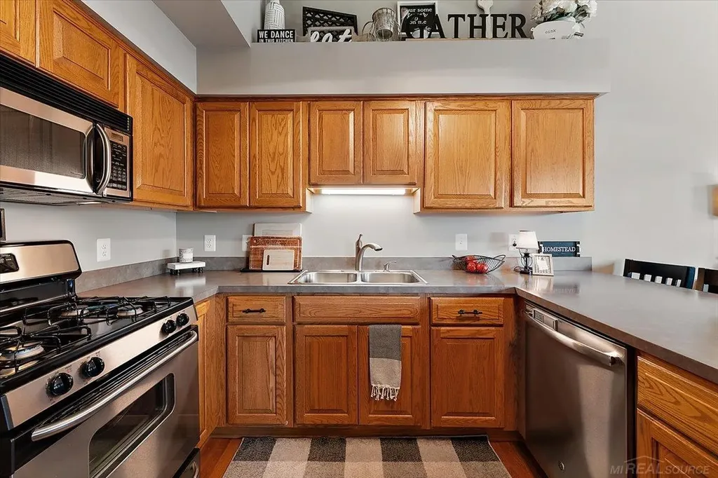 46856 Jewel Drive Macomb Township MI 48044