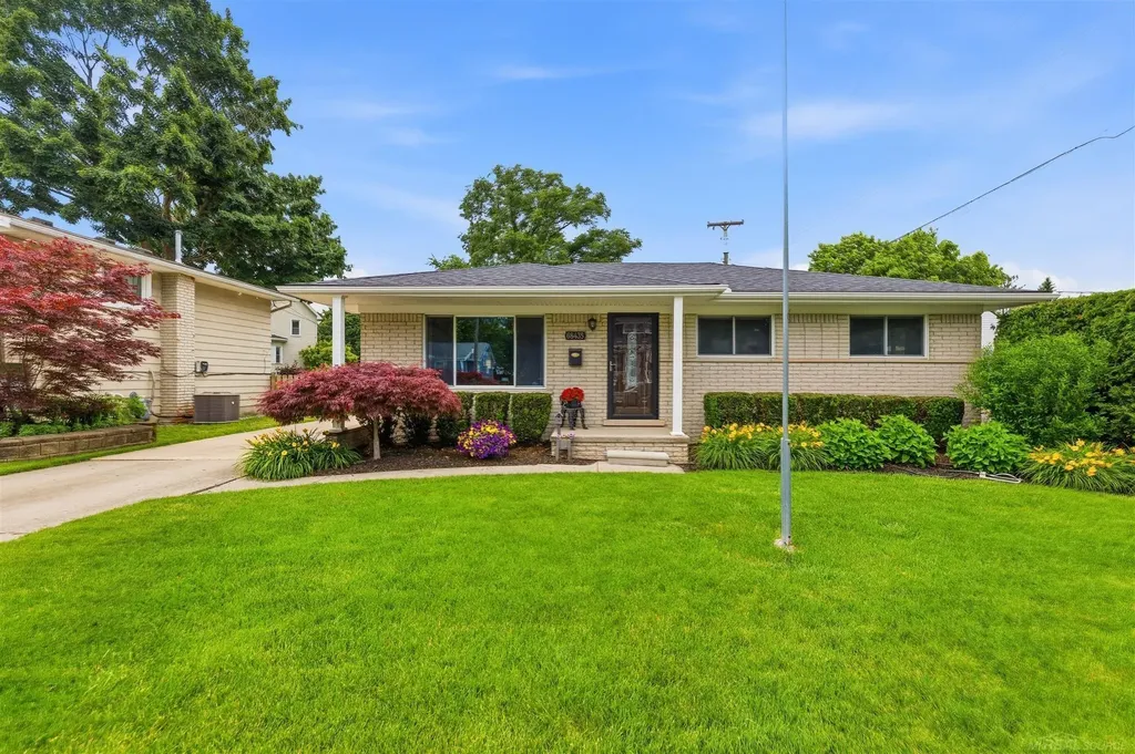 68435 Oak Street Richmond City MI 48062