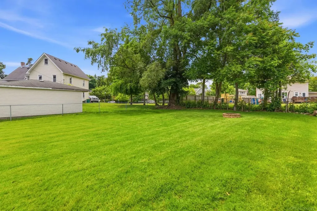 68435 Oak Street Richmond City MI 48062