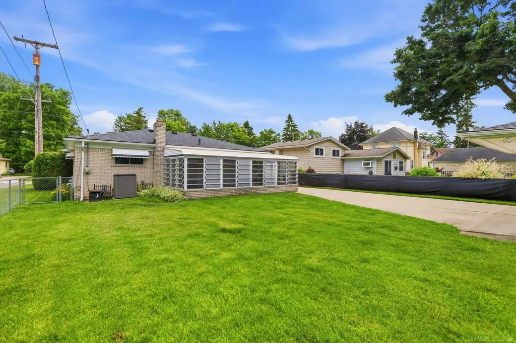 68435 Oak Street Richmond City MI 48062