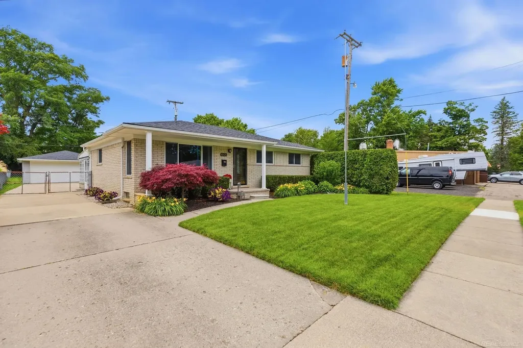 68435 Oak Street Richmond City MI 48062
