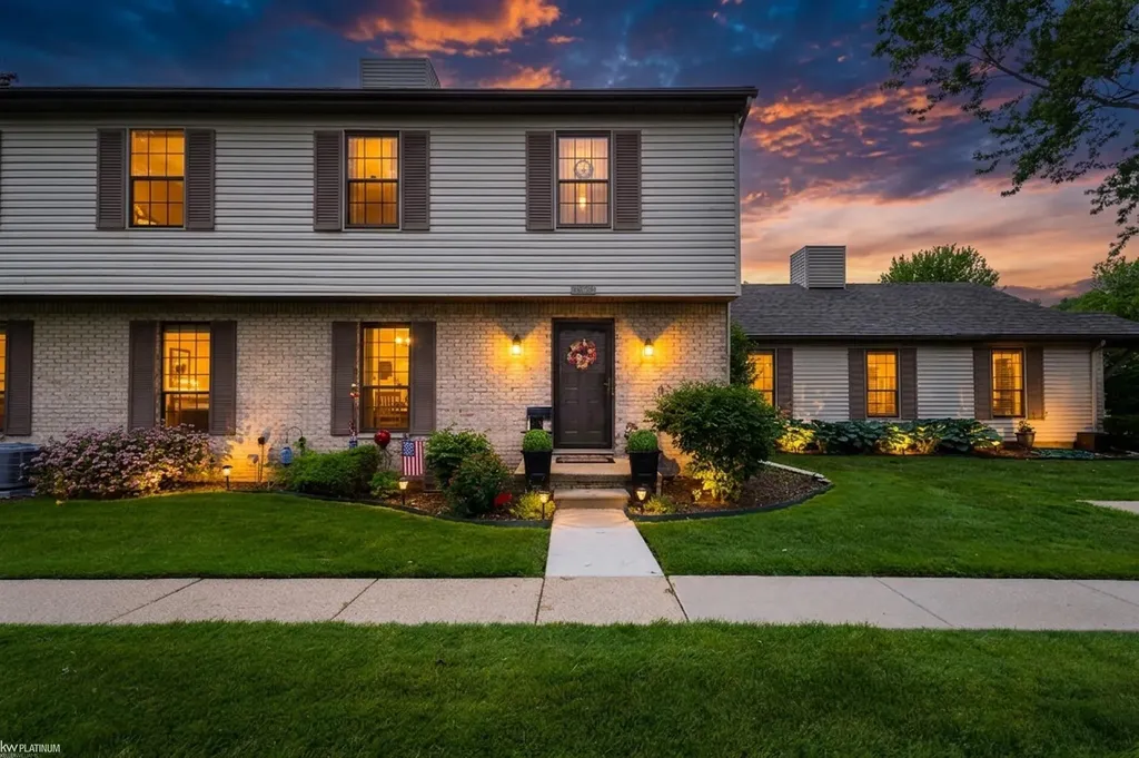 35182 N Bay Cir Circle Harrison Charter Township MI 48045