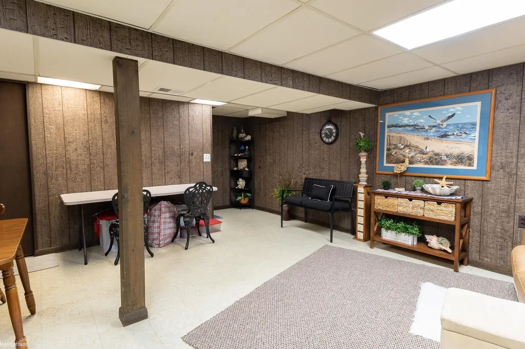 35182 N Bay Cir Circle Harrison Charter Township MI 48045