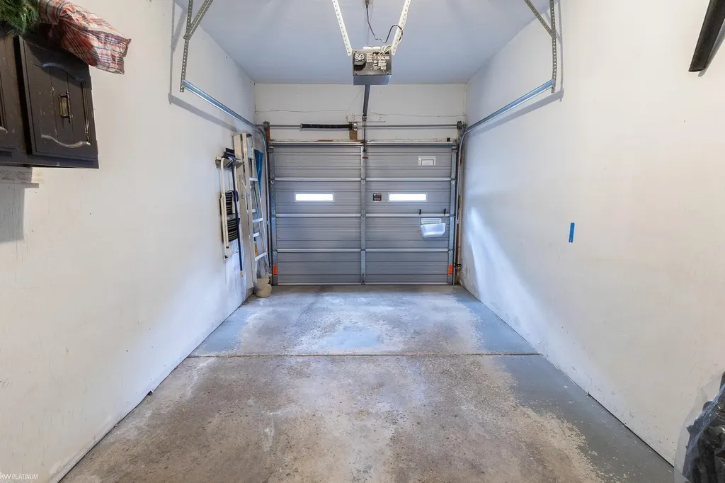 35182 N Bay Cir Circle Harrison Charter Township MI 48045