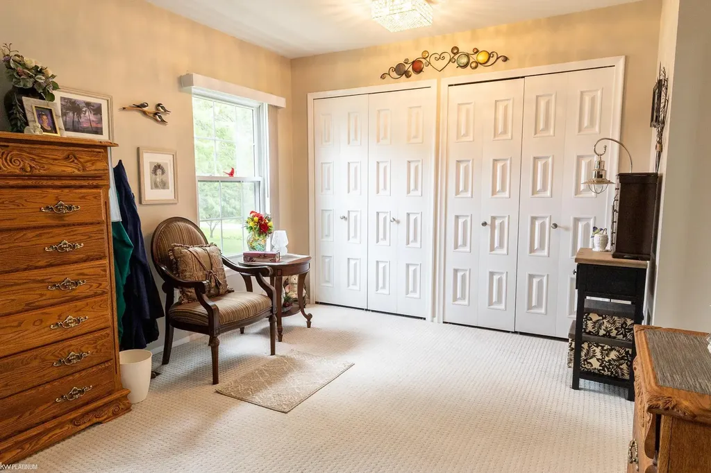 35182 N Bay Cir Circle Harrison Charter Township MI 48045