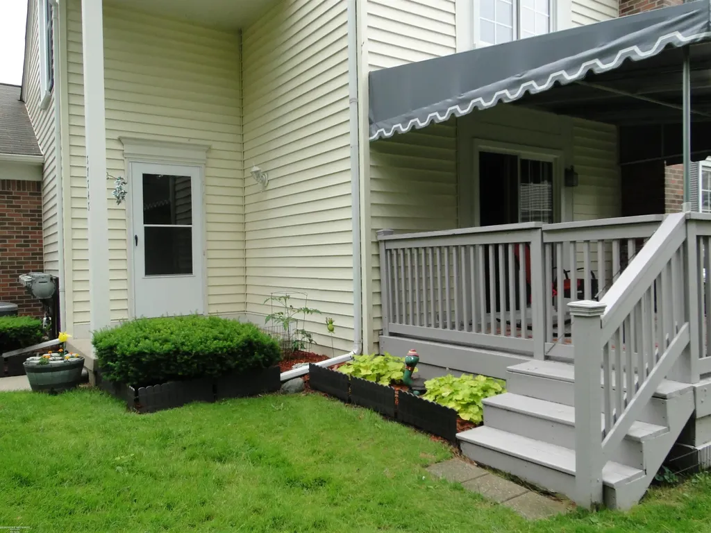 37343 Stonegate Circle Clinton Charter Township MI 48036