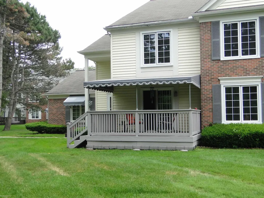 37343 Stonegate Circle Clinton Charter Township MI 48036