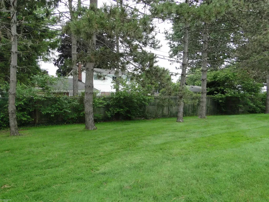 37343 Stonegate Circle Clinton Charter Township MI 48036