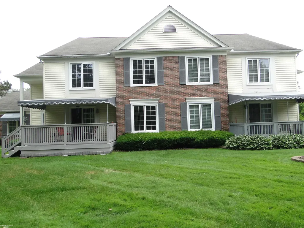 37343 Stonegate Circle Clinton Charter Township MI 48036
