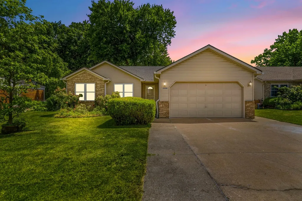 33936 Beaconsfield Street Clinton Charter Township MI 48035