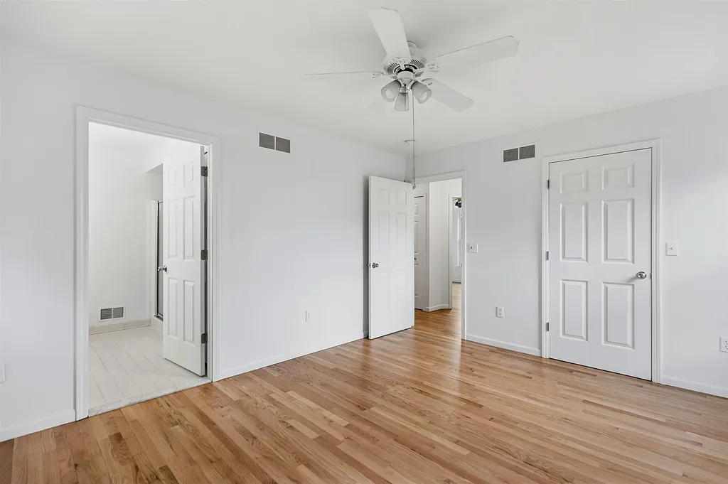 33936 Beaconsfield Street Clinton Charter Township MI 48035