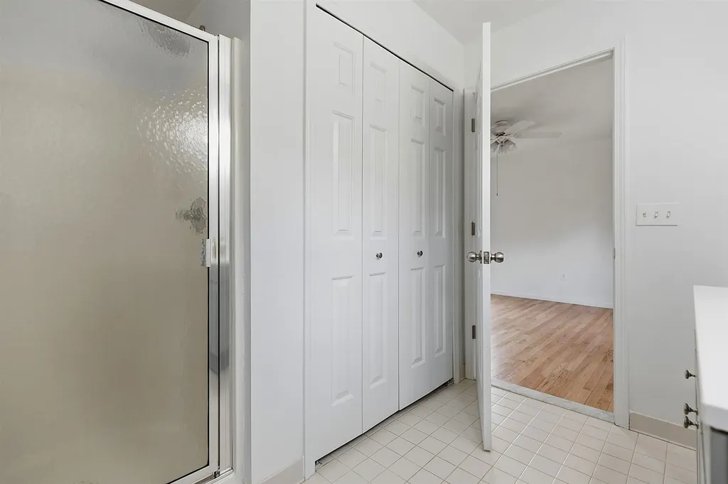 33936 Beaconsfield Street Clinton Charter Township MI 48035