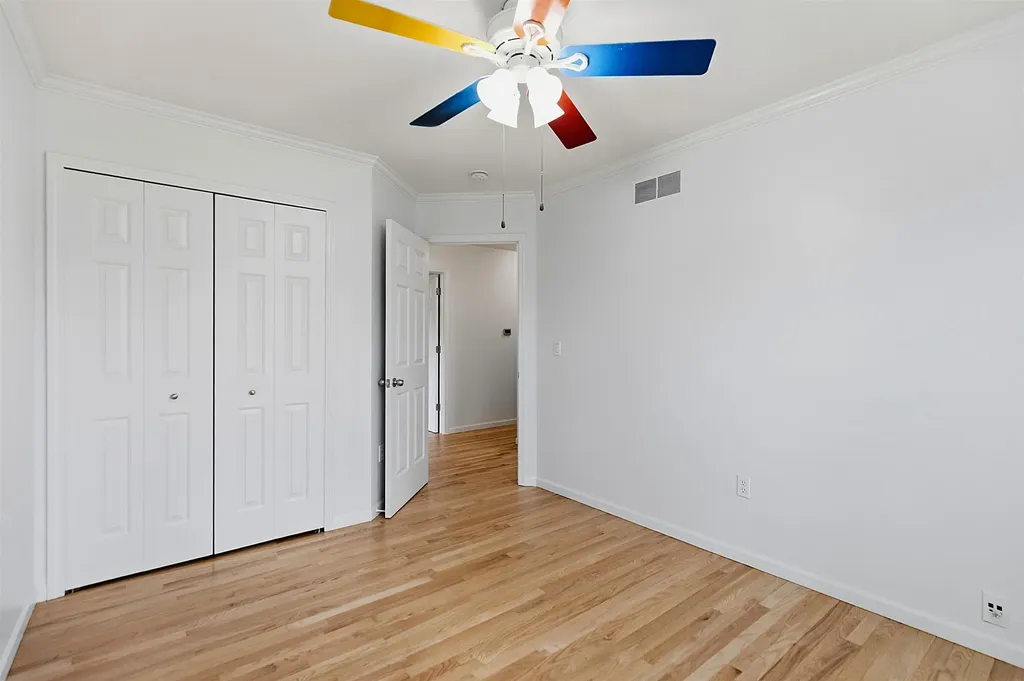 33936 Beaconsfield Street Clinton Charter Township MI 48035