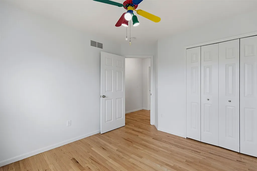 33936 Beaconsfield Street Clinton Charter Township MI 48035