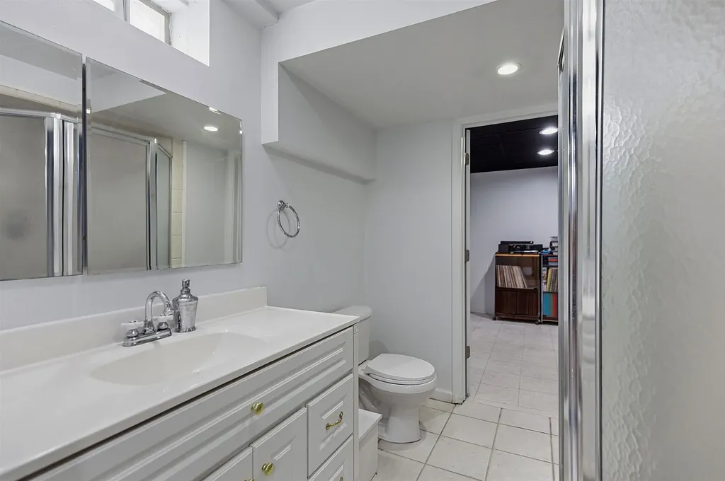 33936 Beaconsfield Street Clinton Charter Township MI 48035