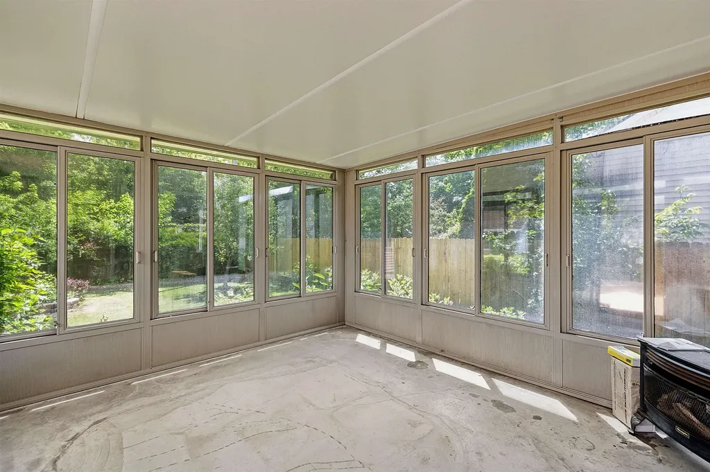 33936 Beaconsfield Street Clinton Charter Township MI 48035