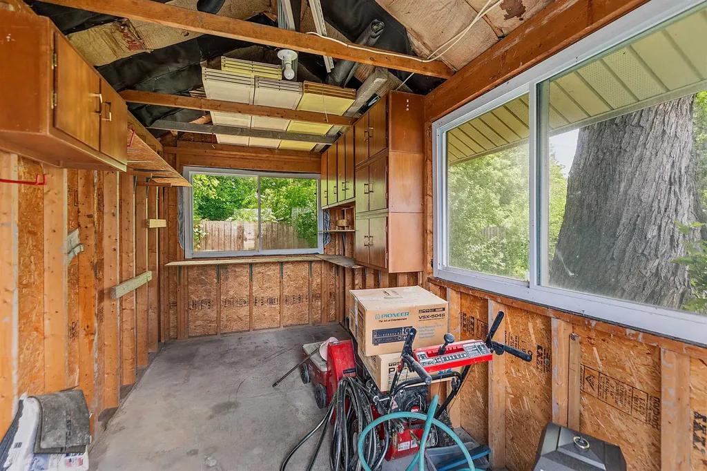 33936 Beaconsfield Street Clinton Charter Township MI 48035