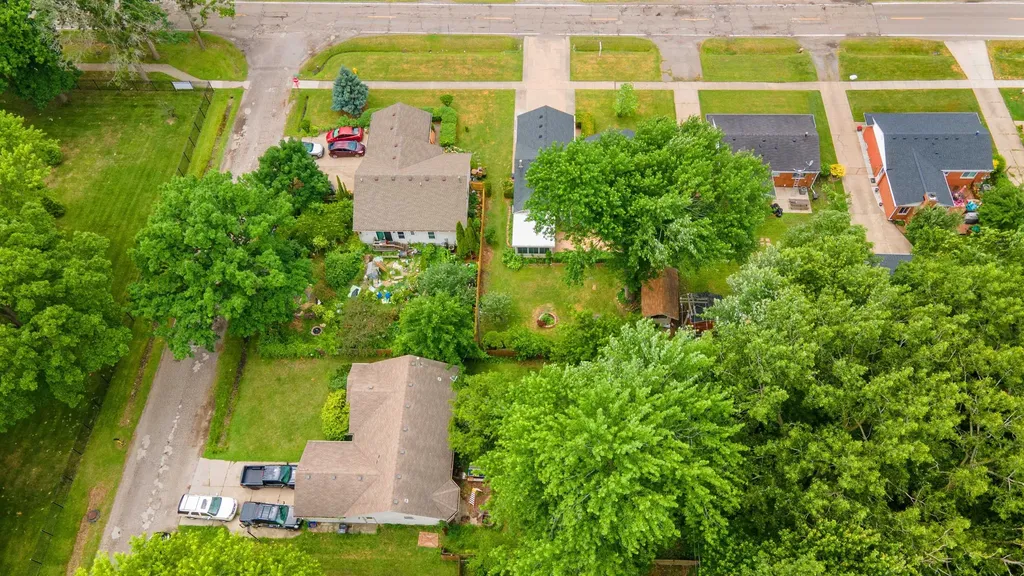 33936 Beaconsfield Street Clinton Charter Township MI 48035