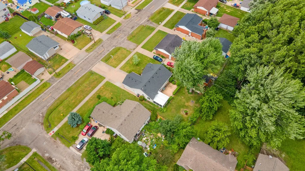 33936 Beaconsfield Street Clinton Charter Township MI 48035