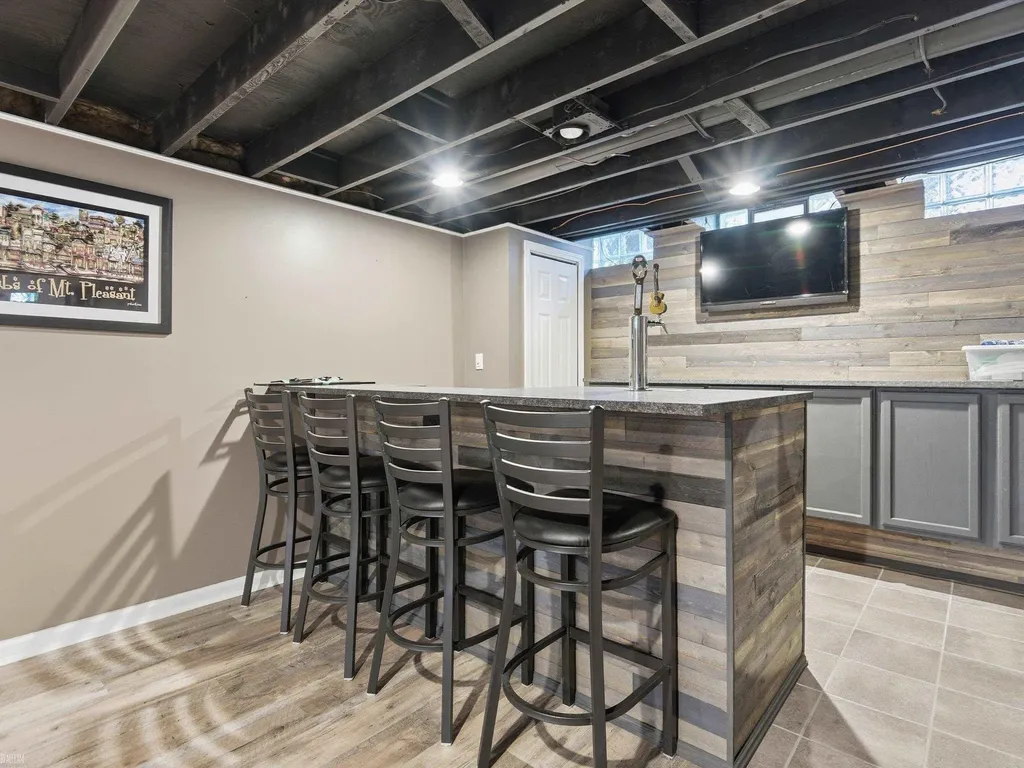 2497 Avalon Drive Troy City MI 48083