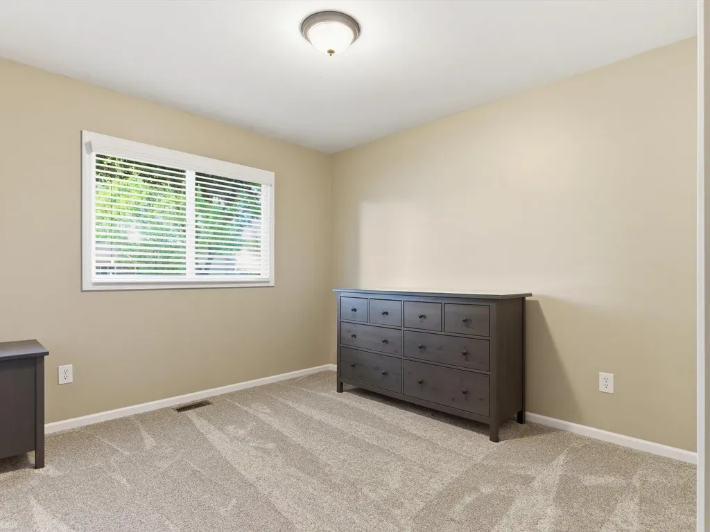 2497 Avalon Drive Troy City MI 48083