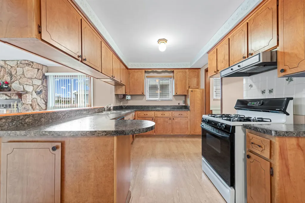 35758 Bal Clair Street New Baltimore City MI 48047