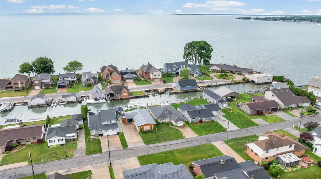 35758 Bal Clair Street New Baltimore City MI 48047