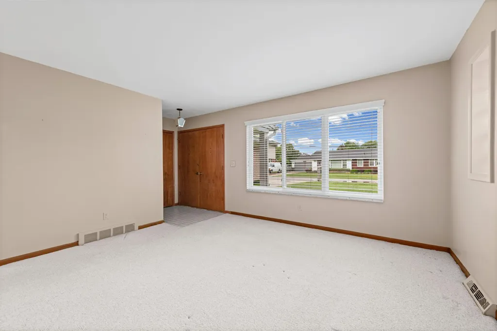 35758 Bal Clair Street New Baltimore City MI 48047