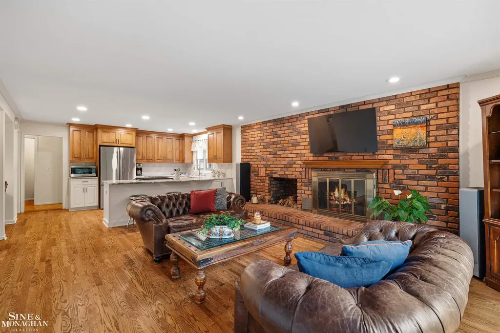 725 Fisher Road Grosse Pointe City MI 48230