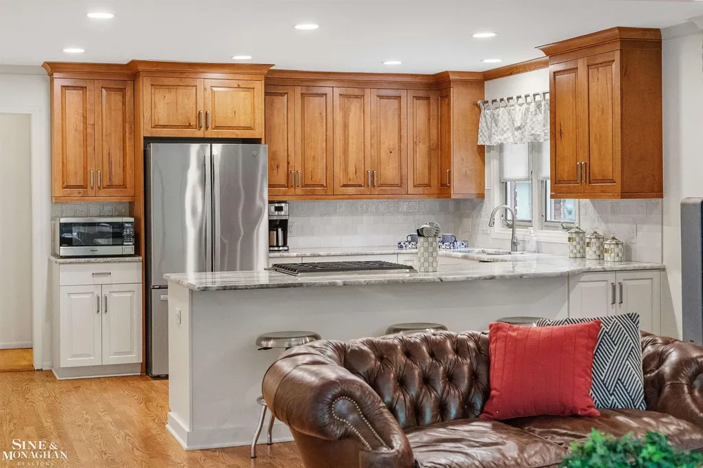 725 Fisher Road Grosse Pointe City MI 48230