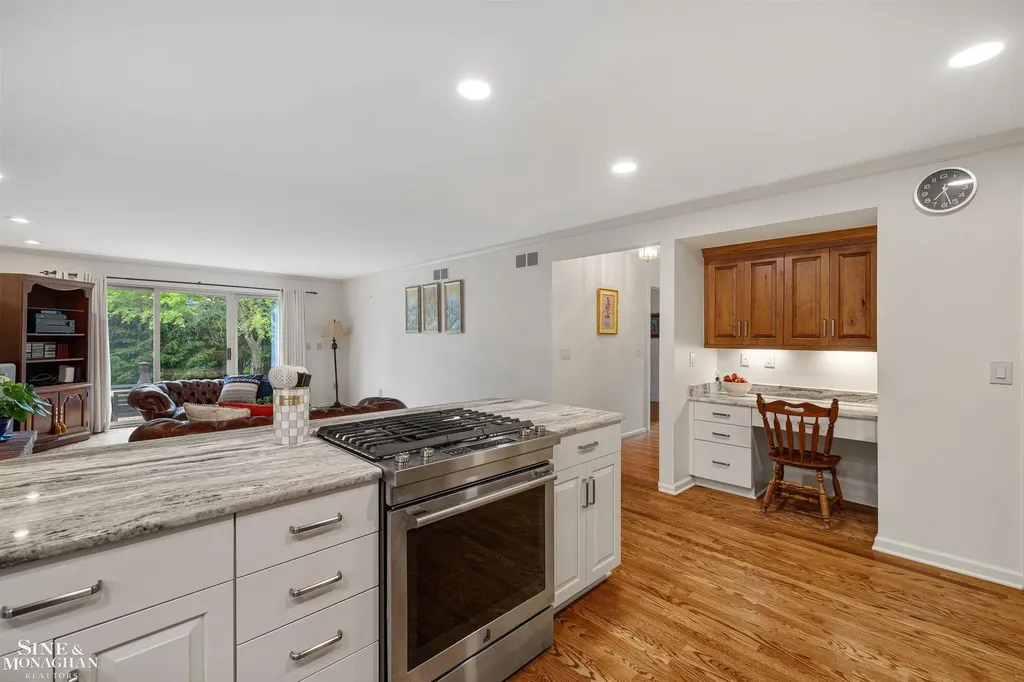 725 Fisher Road Grosse Pointe City MI 48230