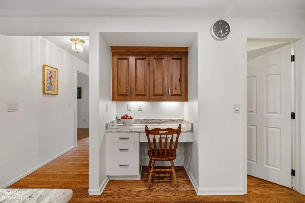 725 Fisher Road Grosse Pointe City MI 48230