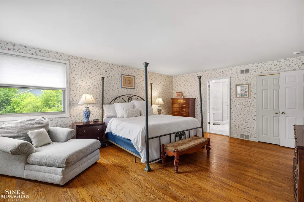 725 Fisher Road Grosse Pointe City MI 48230