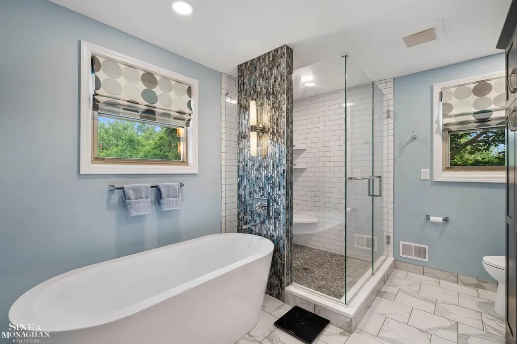 725 Fisher Road Grosse Pointe City MI 48230