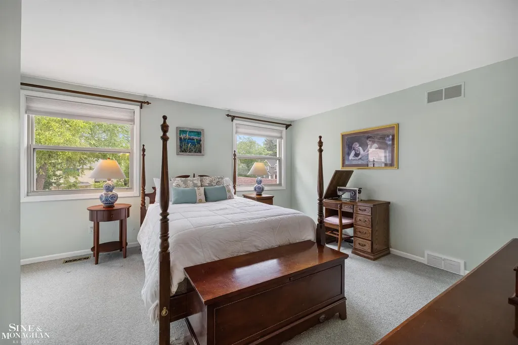 725 Fisher Road Grosse Pointe City MI 48230