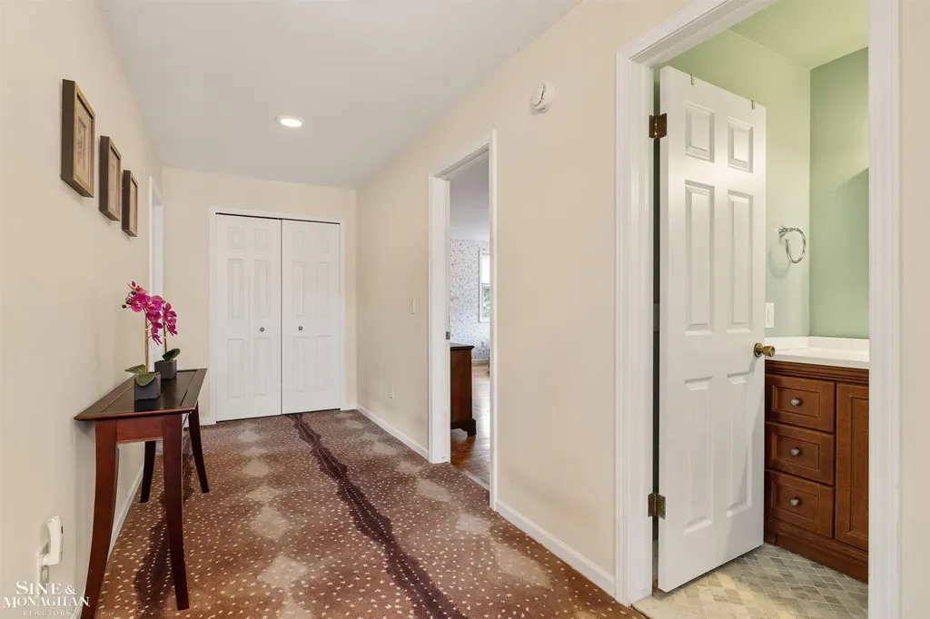 725 Fisher Road Grosse Pointe City MI 48230