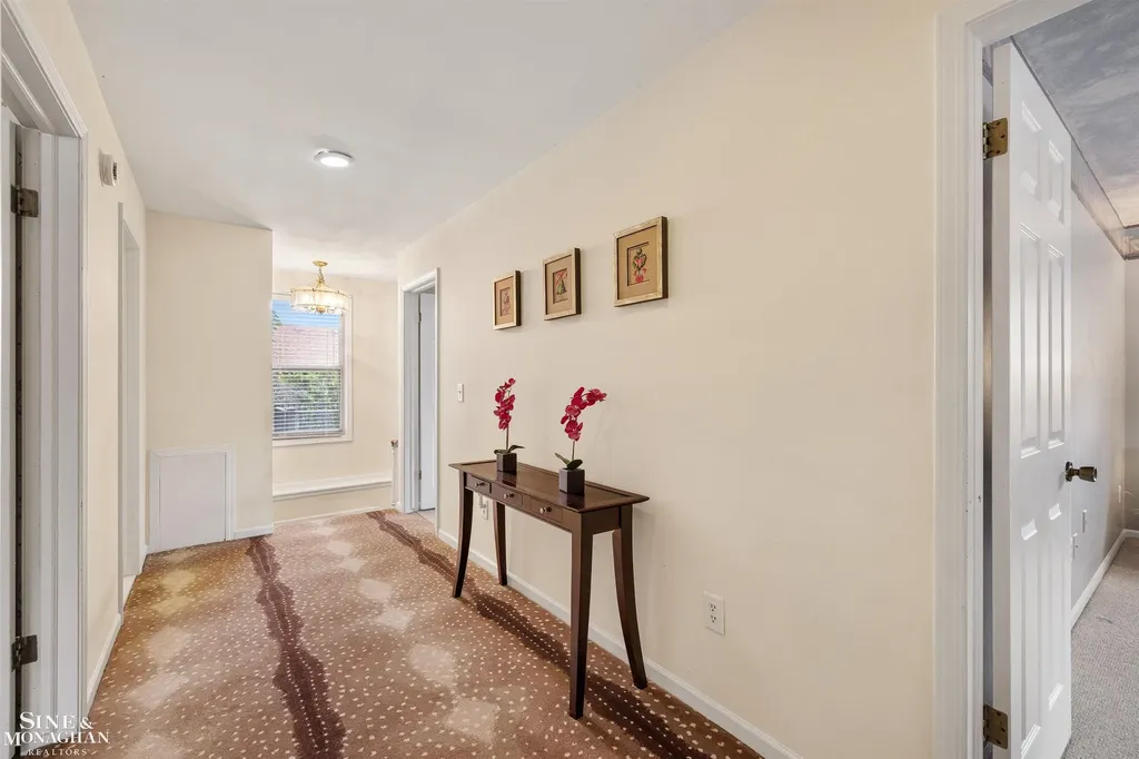 725 Fisher Road Grosse Pointe City MI 48230