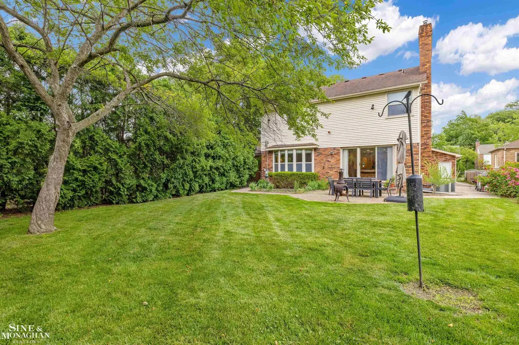 725 Fisher Road Grosse Pointe City MI 48230