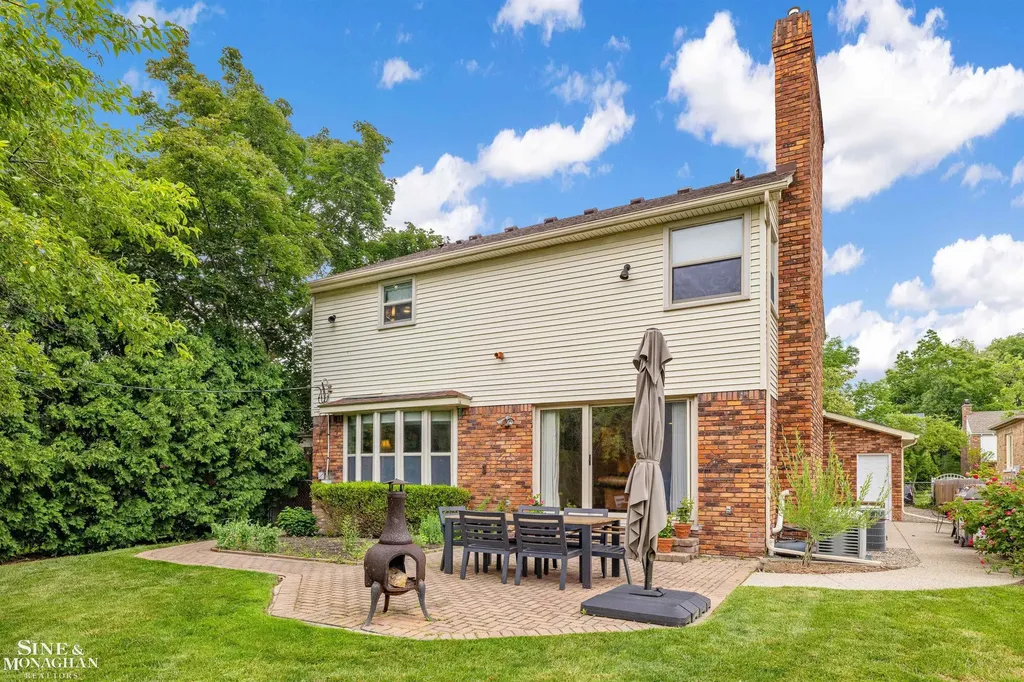 725 Fisher Road Grosse Pointe City MI 48230