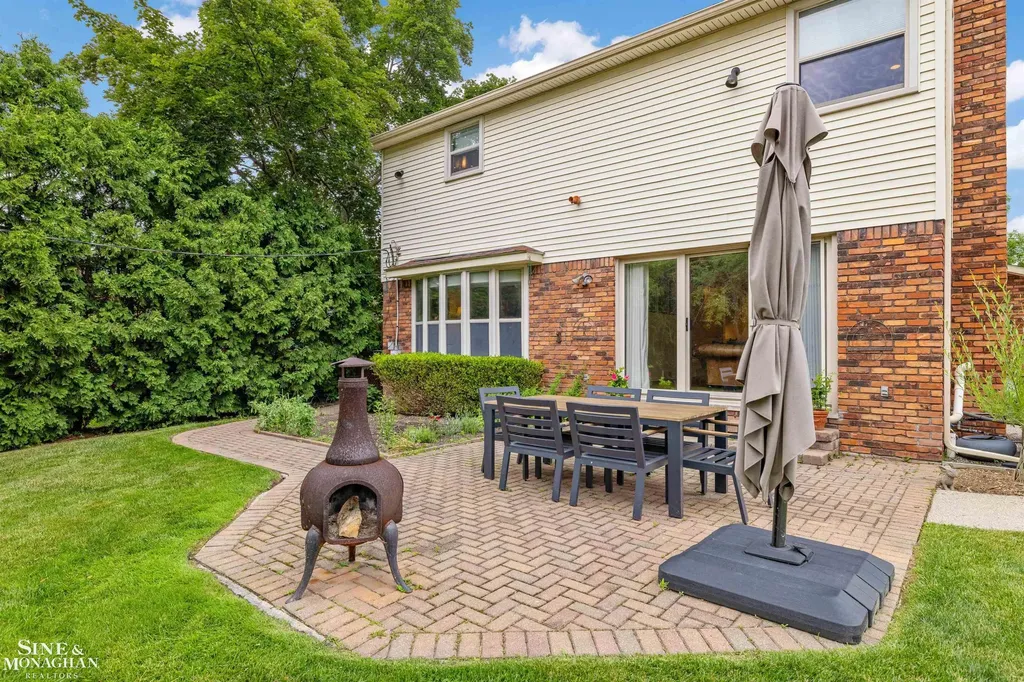 725 Fisher Road Grosse Pointe City MI 48230