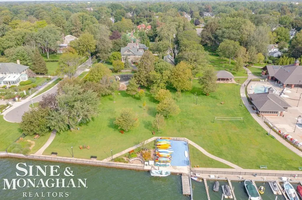 725 Fisher Road Grosse Pointe City MI 48230