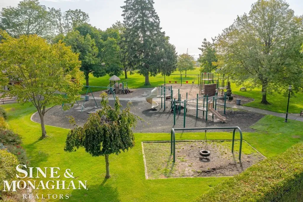725 Fisher Road Grosse Pointe City MI 48230