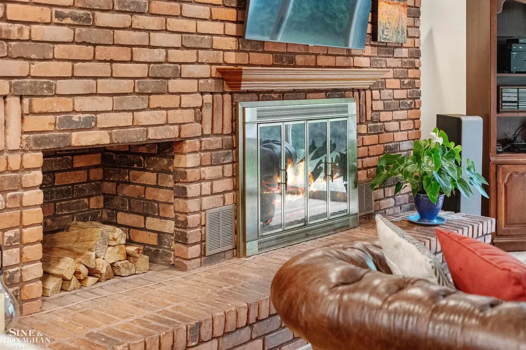 725 Fisher Road Grosse Pointe City MI 48230