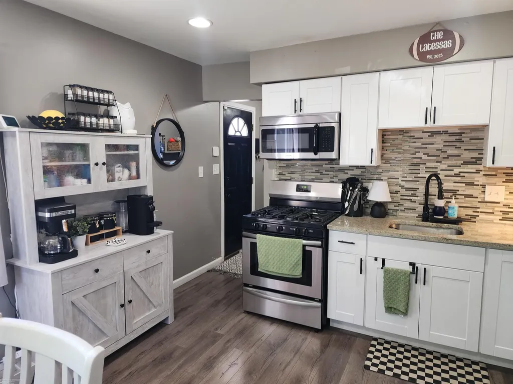 26058 Lamour Street Harrison Charter Township MI 48045
