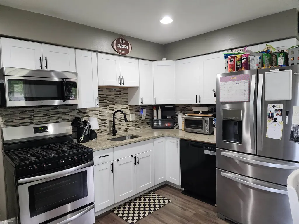 26058 Lamour Street Harrison Charter Township MI 48045