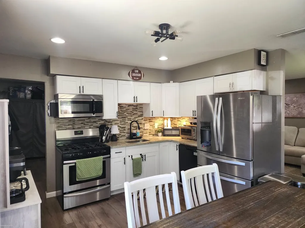 26058 Lamour Street Harrison Charter Township MI 48045